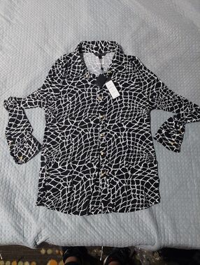 BCBGMaxAzria Black and White Abstract Print Shirt